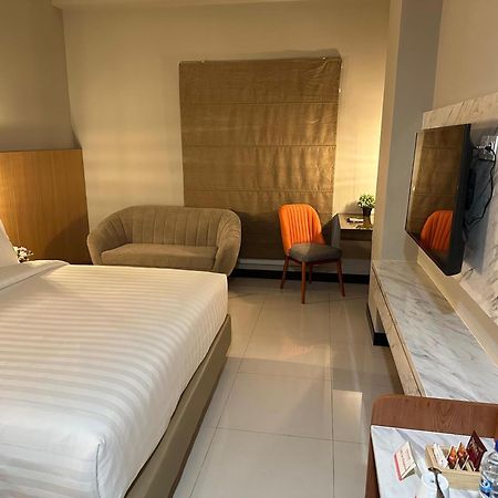 D'Primahotel Jemursari Surabaya Eksteriør billede