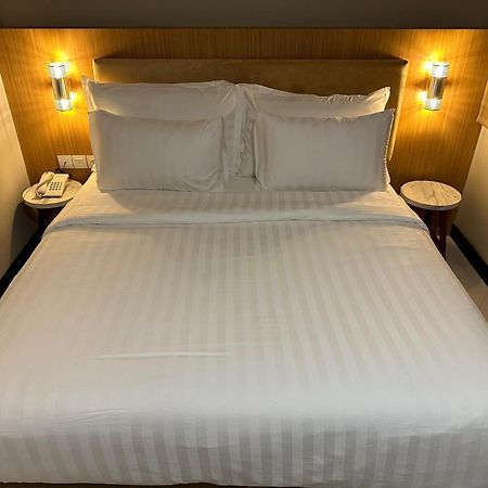 D'Primahotel Jemursari Surabaya Eksteriør billede