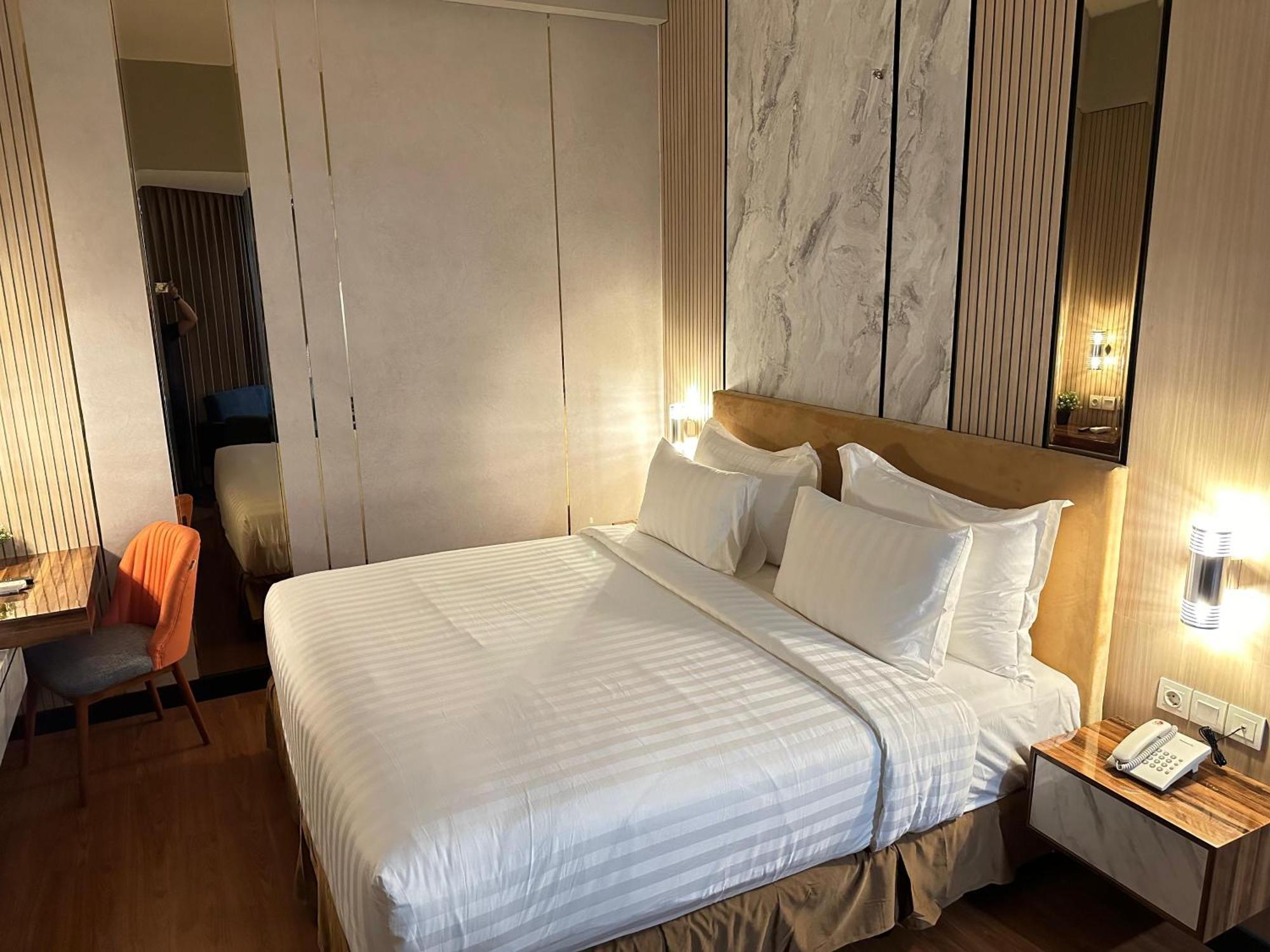 D'Primahotel Jemursari Surabaya Eksteriør billede
