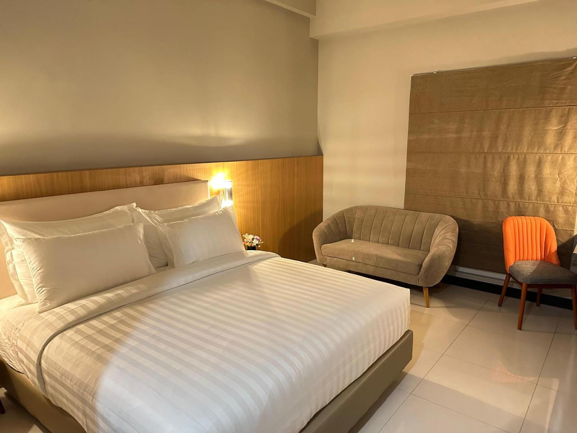 D'Primahotel Jemursari Surabaya Eksteriør billede