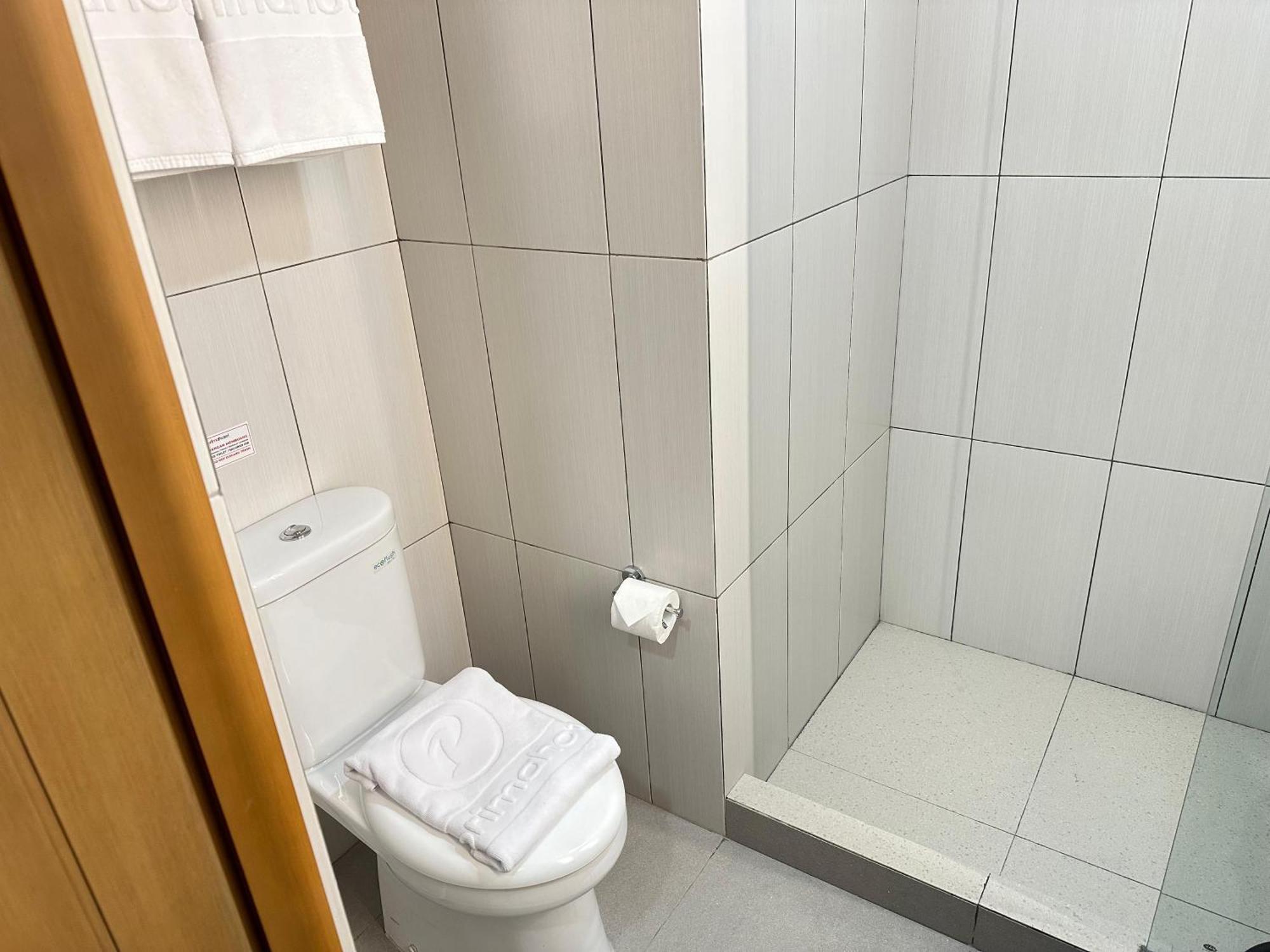 D'Primahotel Jemursari Surabaya Eksteriør billede