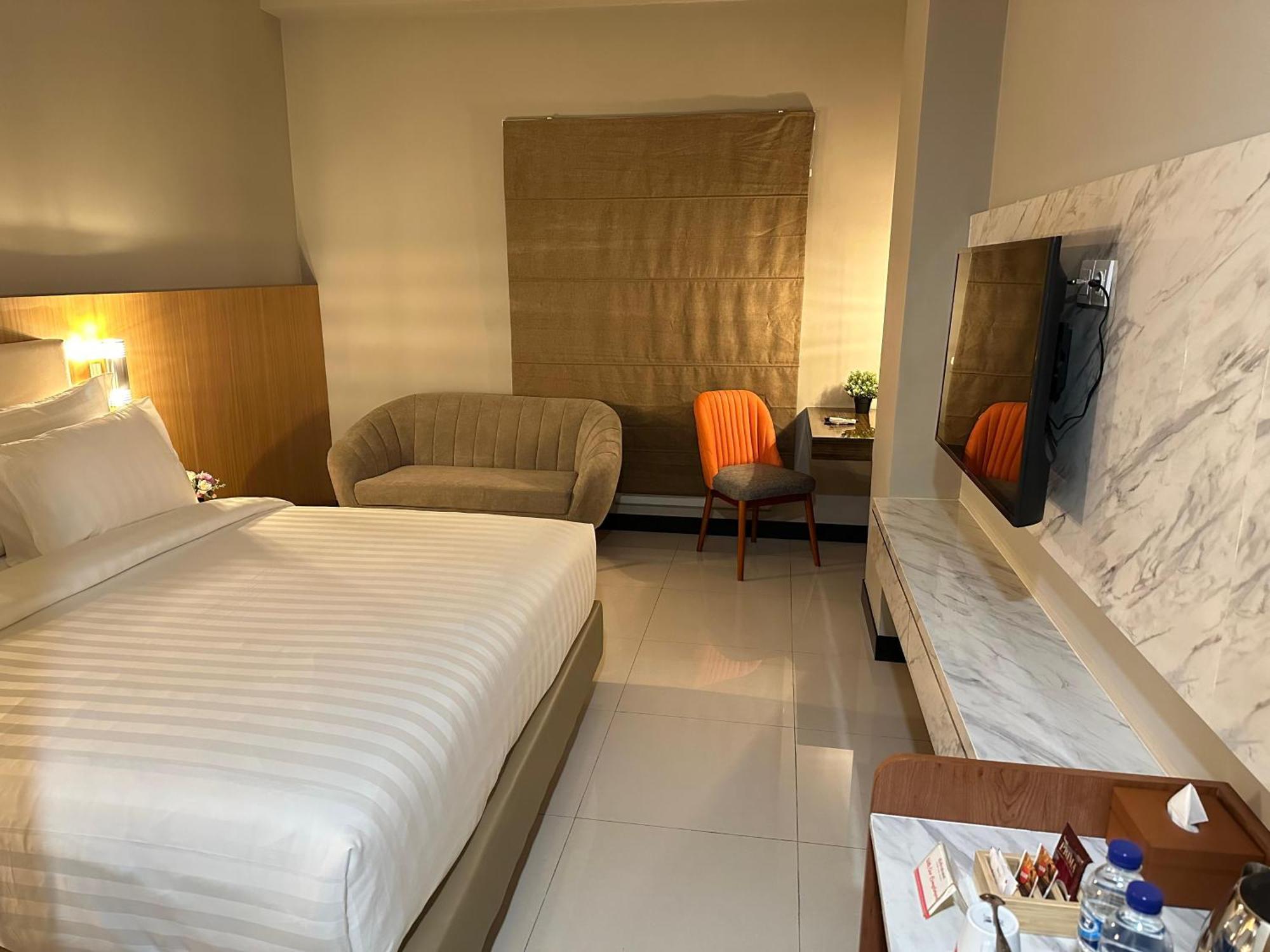 D'Primahotel Jemursari Surabaya Eksteriør billede