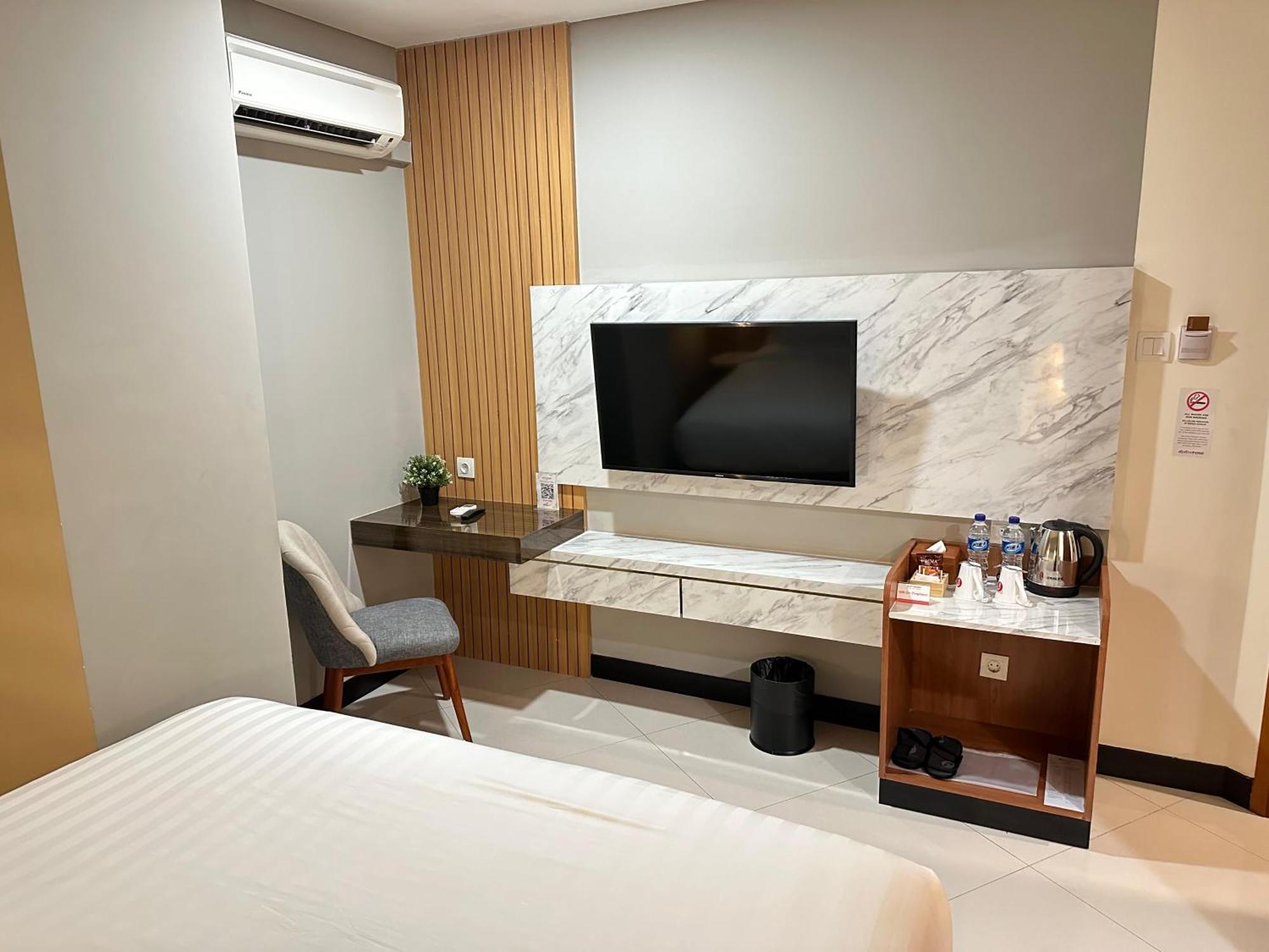 D'Primahotel Jemursari Surabaya Eksteriør billede