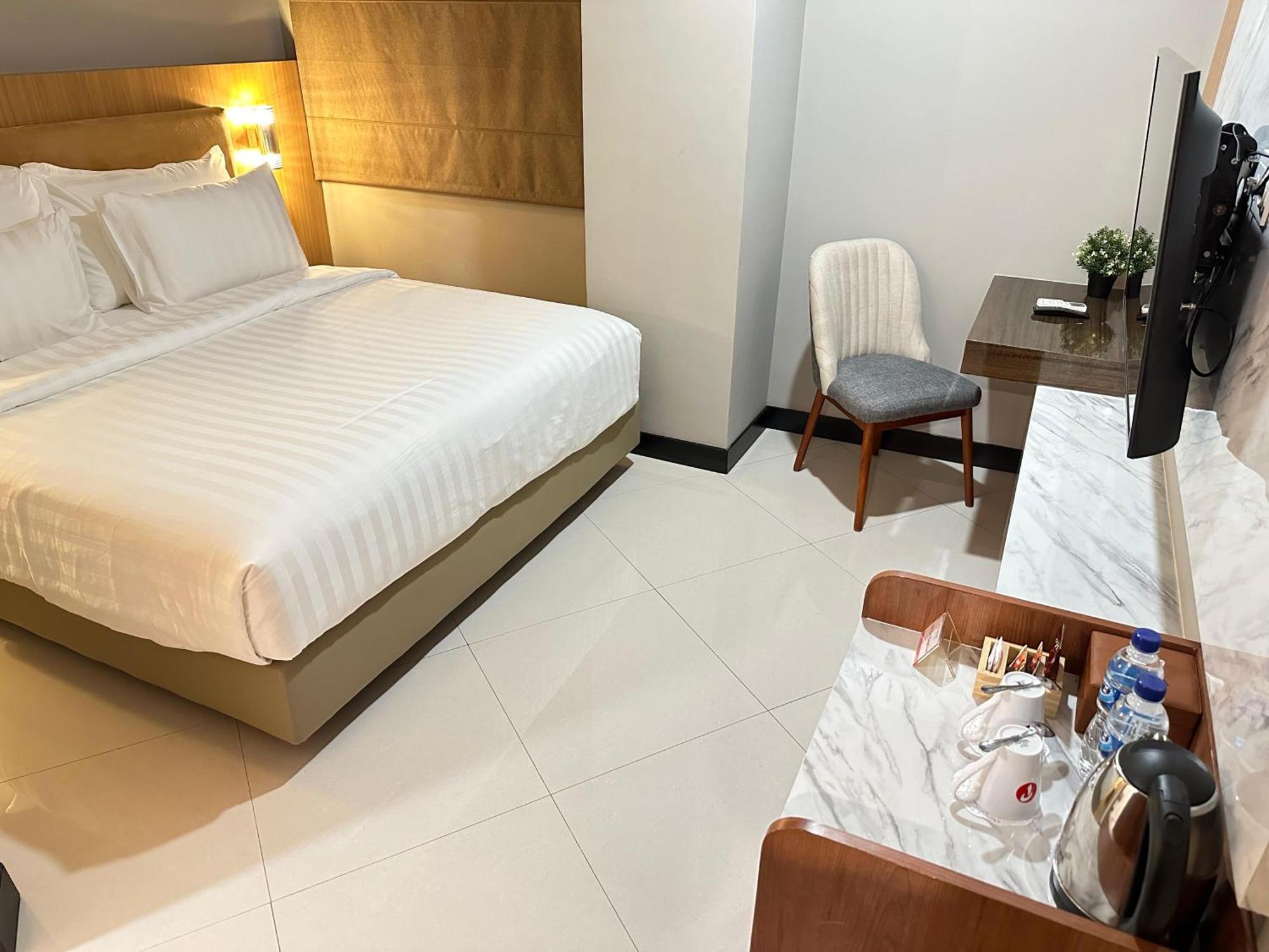 D'Primahotel Jemursari Surabaya Eksteriør billede